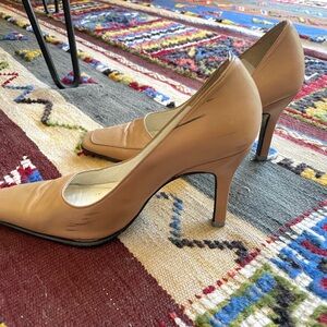 Classic Charles David Tan Leather Pointed-Toe Pumps